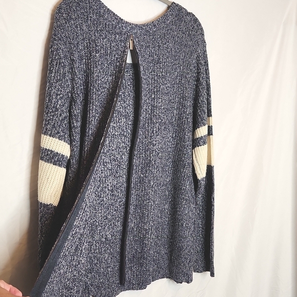 Zip back sweater - Picture 9 of 9